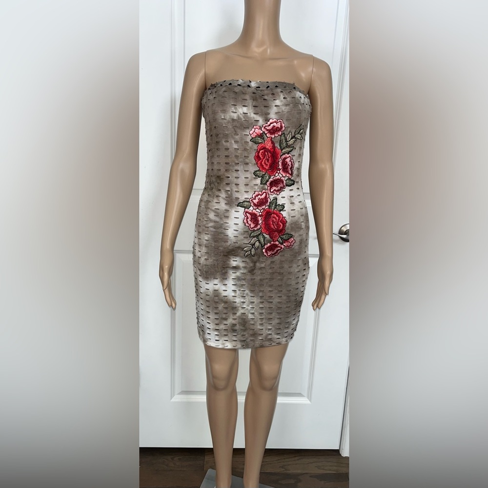 Lovers Lane Rose Embroidered Tube Deess